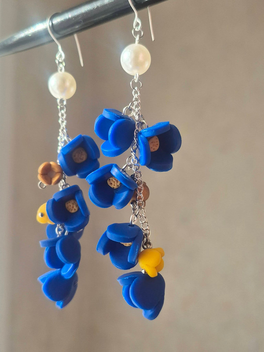 Heilala dangle